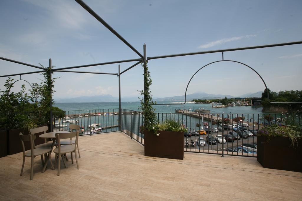 Riviera Carducci Rooms Пескьера-дель-Гарда Экстерьер фото