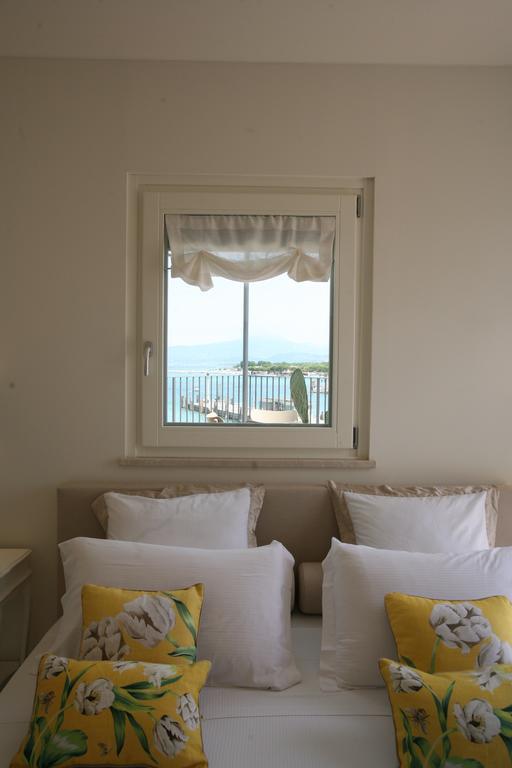 Riviera Carducci Rooms Пескьера-дель-Гарда Экстерьер фото